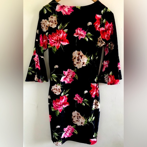 Floral Bodycon Dress with Ruffle Sleeve ๐บ - Picture 1 of 5